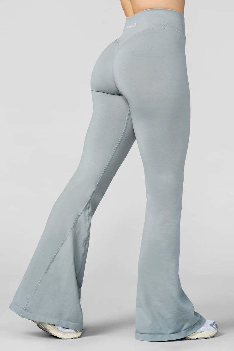 Curve Seamless Flare Leggings
