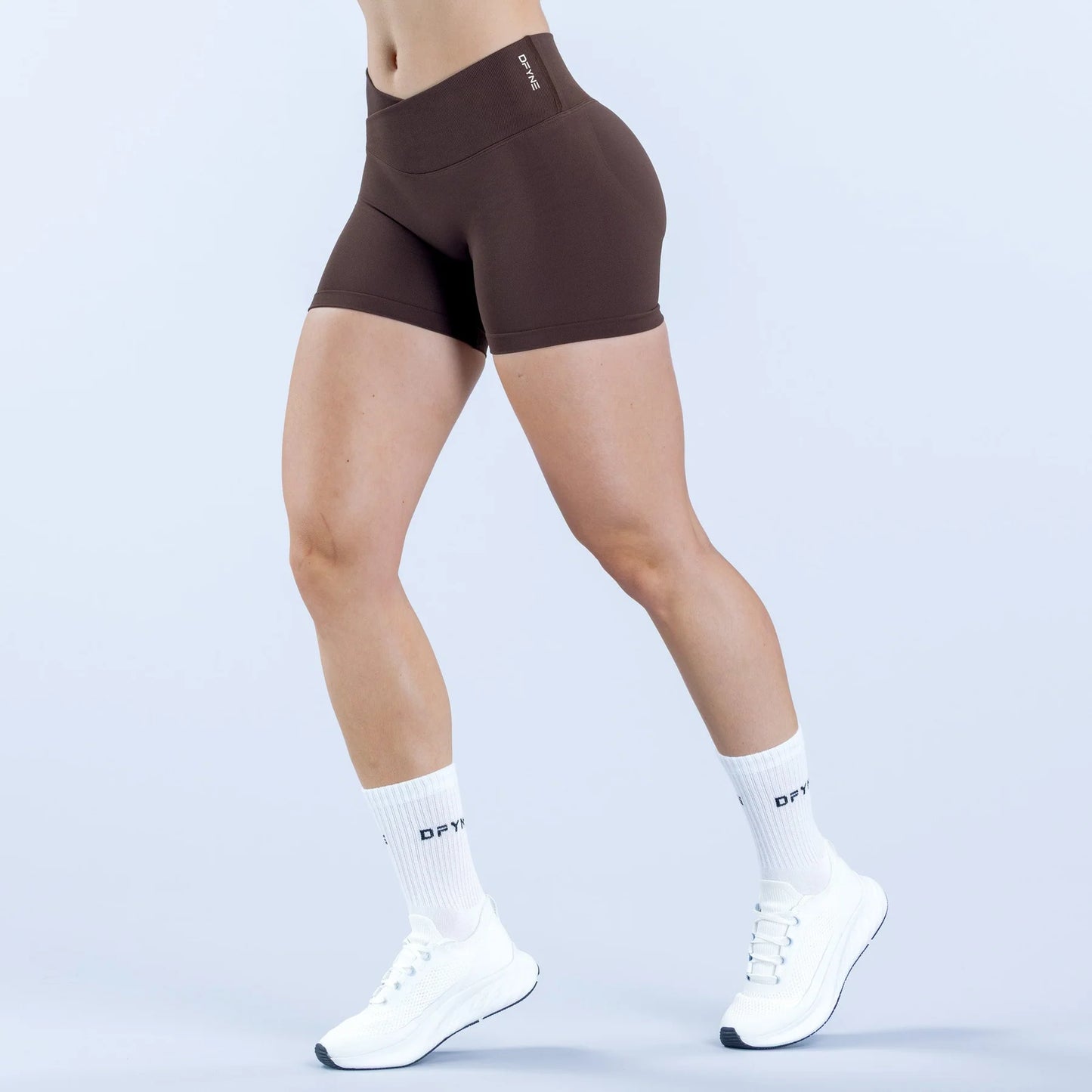DFYNE Shorts cintura en V